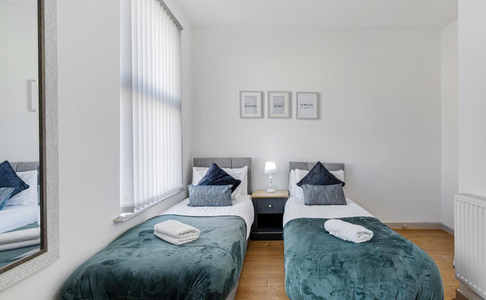 Thirlmere House - Air Host & Stay - 5 Bedrooms Liverpool Luaran gambar